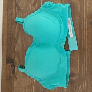 NWOT Victoria's Secret Sporta Bra 38C